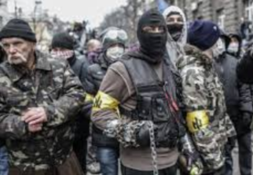 Piazza Maidan: fascisti